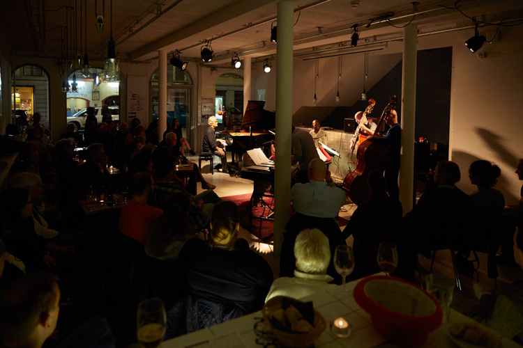 NU BASSES 4TET avec Franois Lindemann (c) Martin Reeve